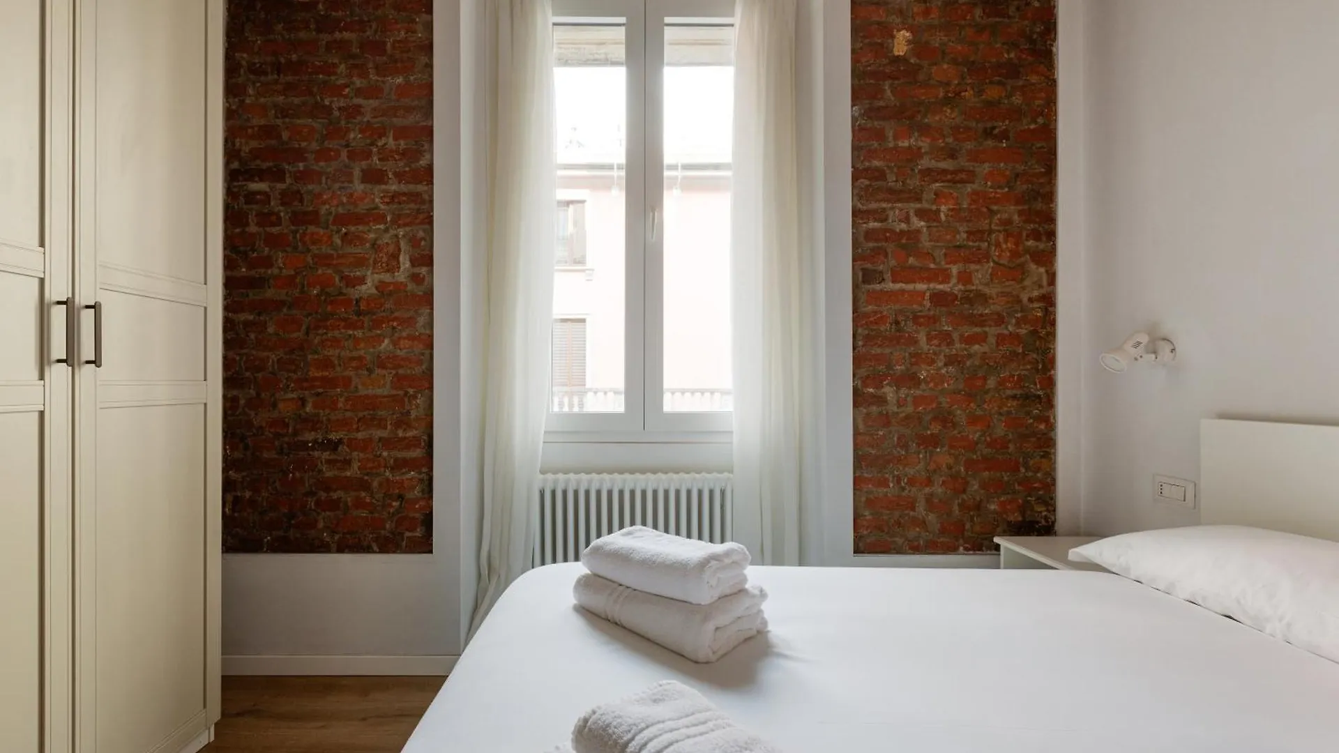 Bright Apartment -Pasteur M1 Milan 0*,  Italy